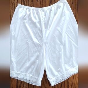 Vintage bloomers by Vanity Fair size large